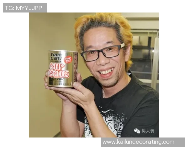 足球明星挑战中国泡面美味瞬间引发热议网友纷纷模仿分享独特吃法