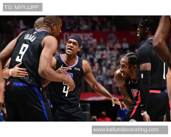 湖人快船对决历史战绩回顾与分析揭示两队竞争的演变与未来走势 湖人快船对决历史战绩回顾与分析揭示两队竞争的演变与未来走势